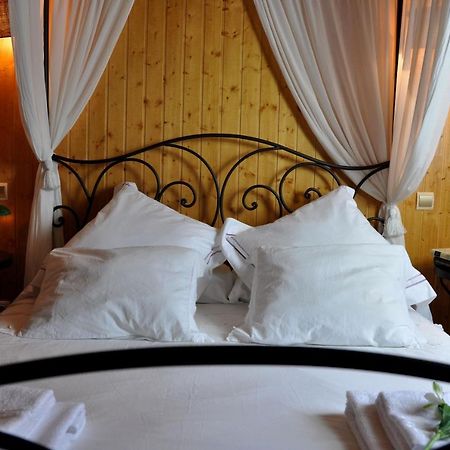 Casa Rural La Sastreria De Adanero ภายนอก รูปภาพ