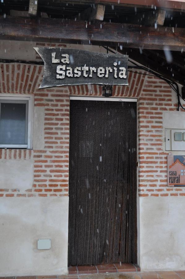 Casa Rural La Sastreria De Adanero ภายนอก รูปภาพ