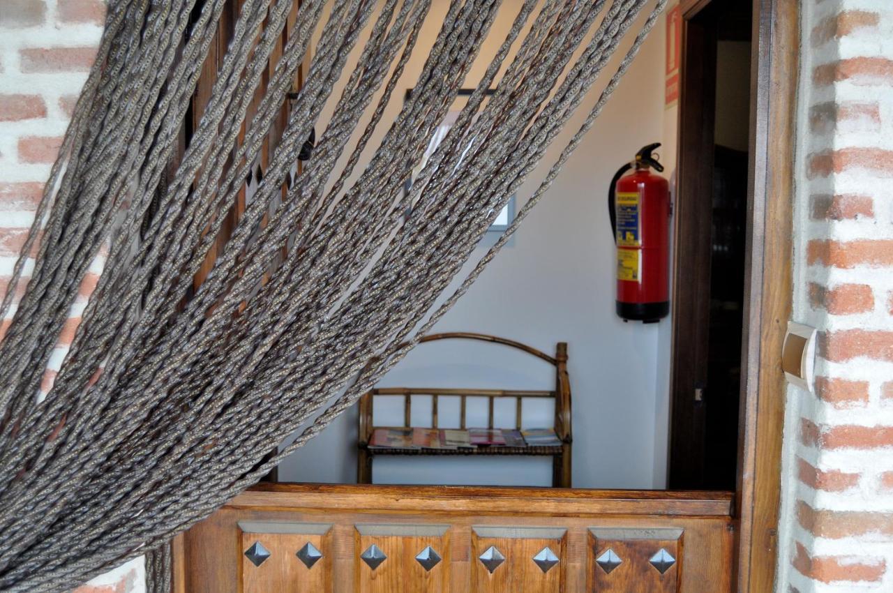 Casa Rural La Sastreria De Adanero ภายนอก รูปภาพ